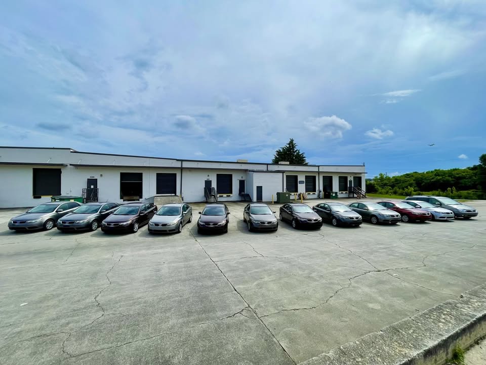 Cash car rental vehicle available in Lawrenceville GA